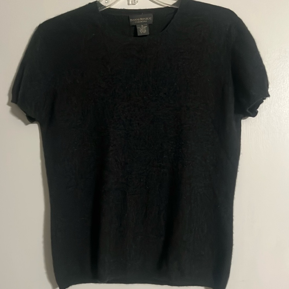 Banana Republic Short sleeve 100% cashmere sweater- size Medium